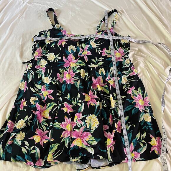 Torrid Black Floral Lace Up Detail Swim Dress Plus Size 4X Modest Full Coverage - Picture 9 of 9